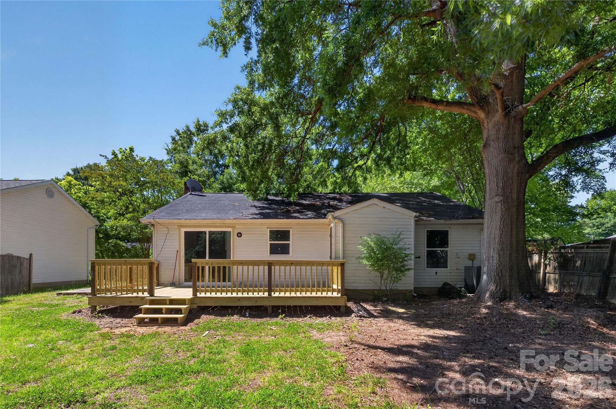 5911 Morninglow Court Charlotte NC 28212