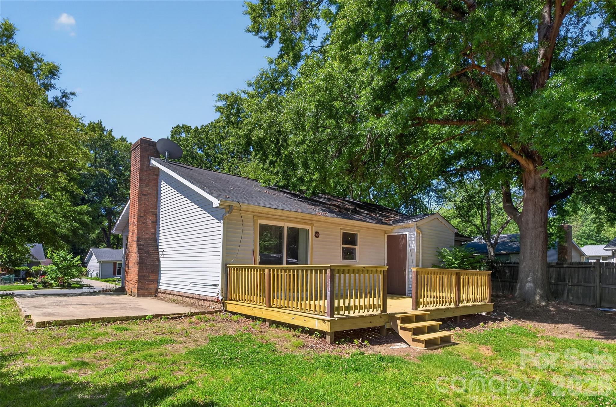 5911 Morninglow Court Charlotte NC 28212