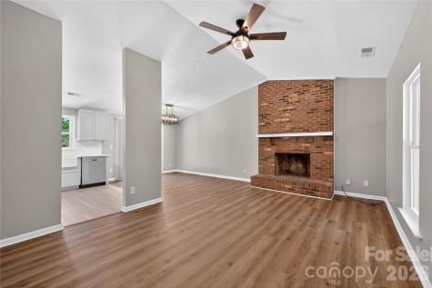 5911 Morninglow Court Charlotte NC 28212