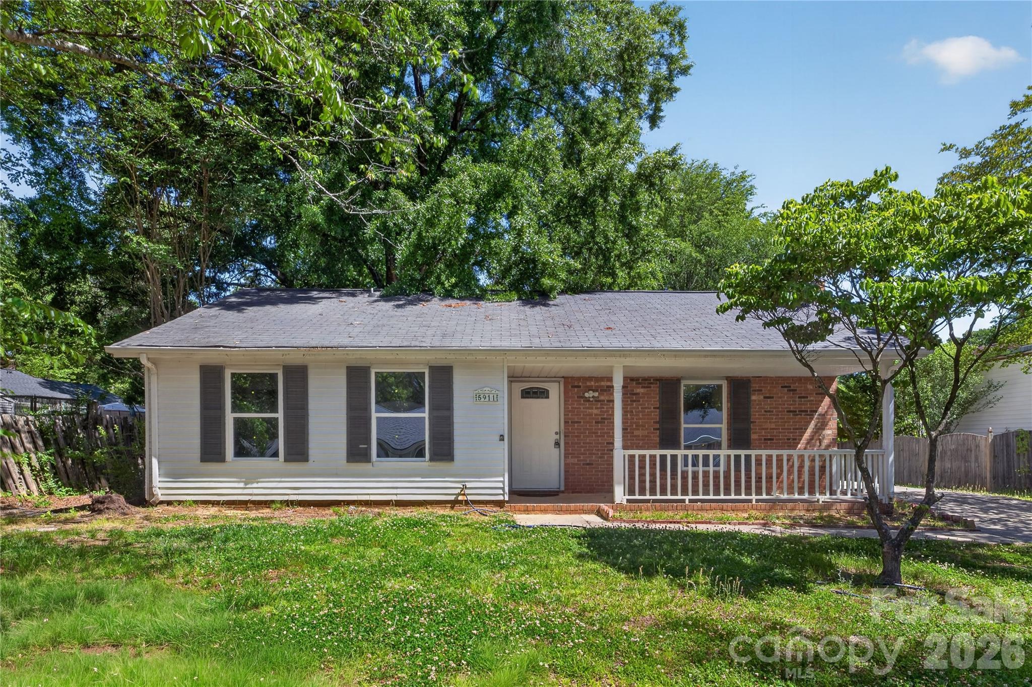 5911 Morninglow Court Charlotte NC 28212