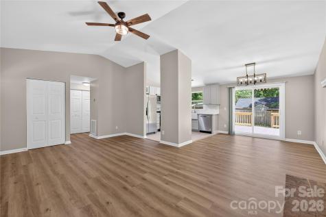 5911 Morninglow Court Charlotte NC 28212