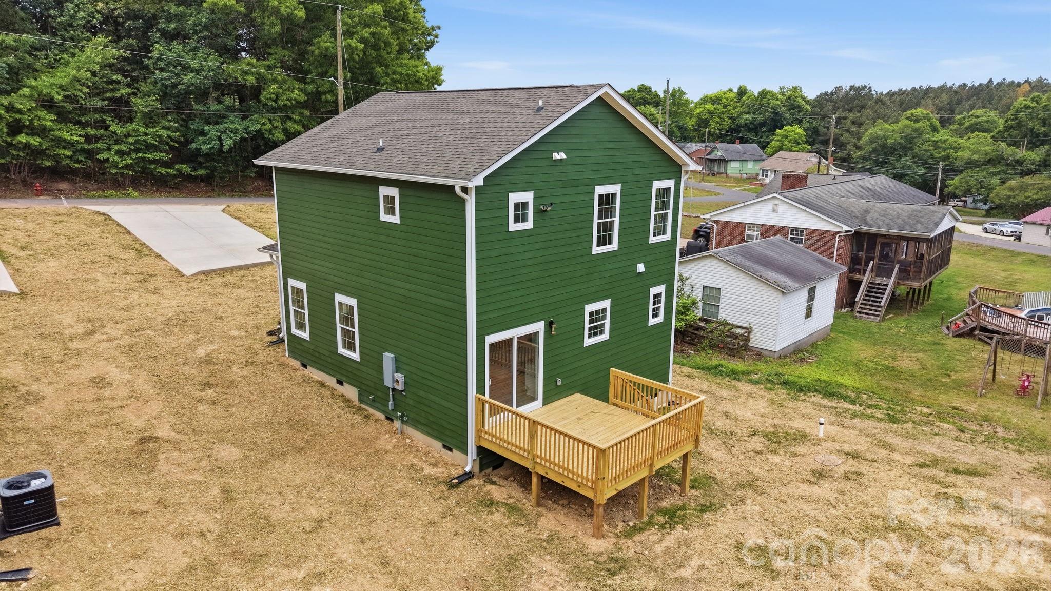 908 Dewey Street Badin NC 28009