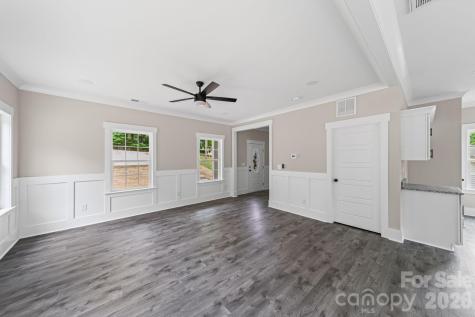 908 Dewey Street Badin NC 28009