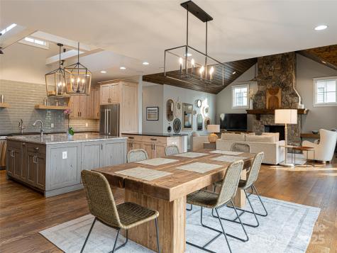 48 Hallett Court Asheville NC 28803