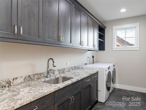 48 Hallett Court Asheville NC 28803