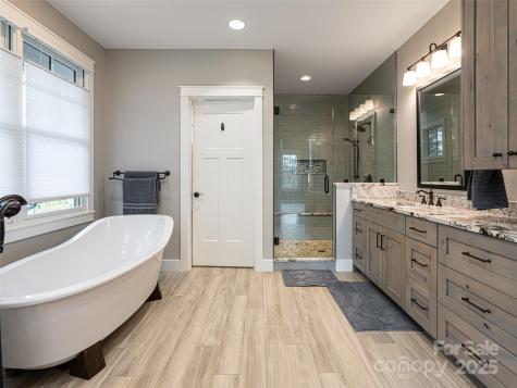 48 Hallett Court Asheville NC 28803