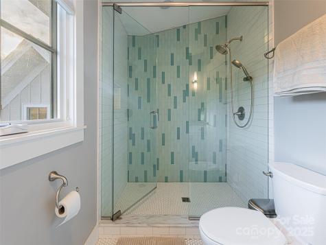 48 Hallett Court Asheville NC 28803