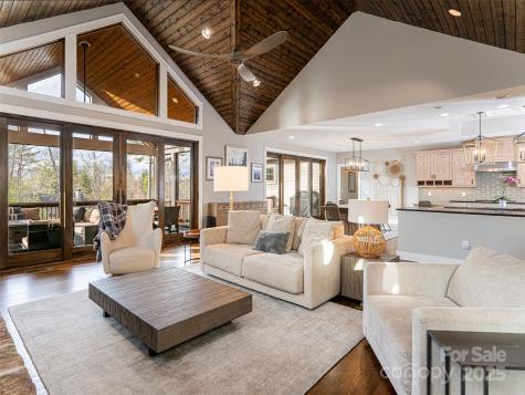 48 Hallett Court Asheville NC 28803