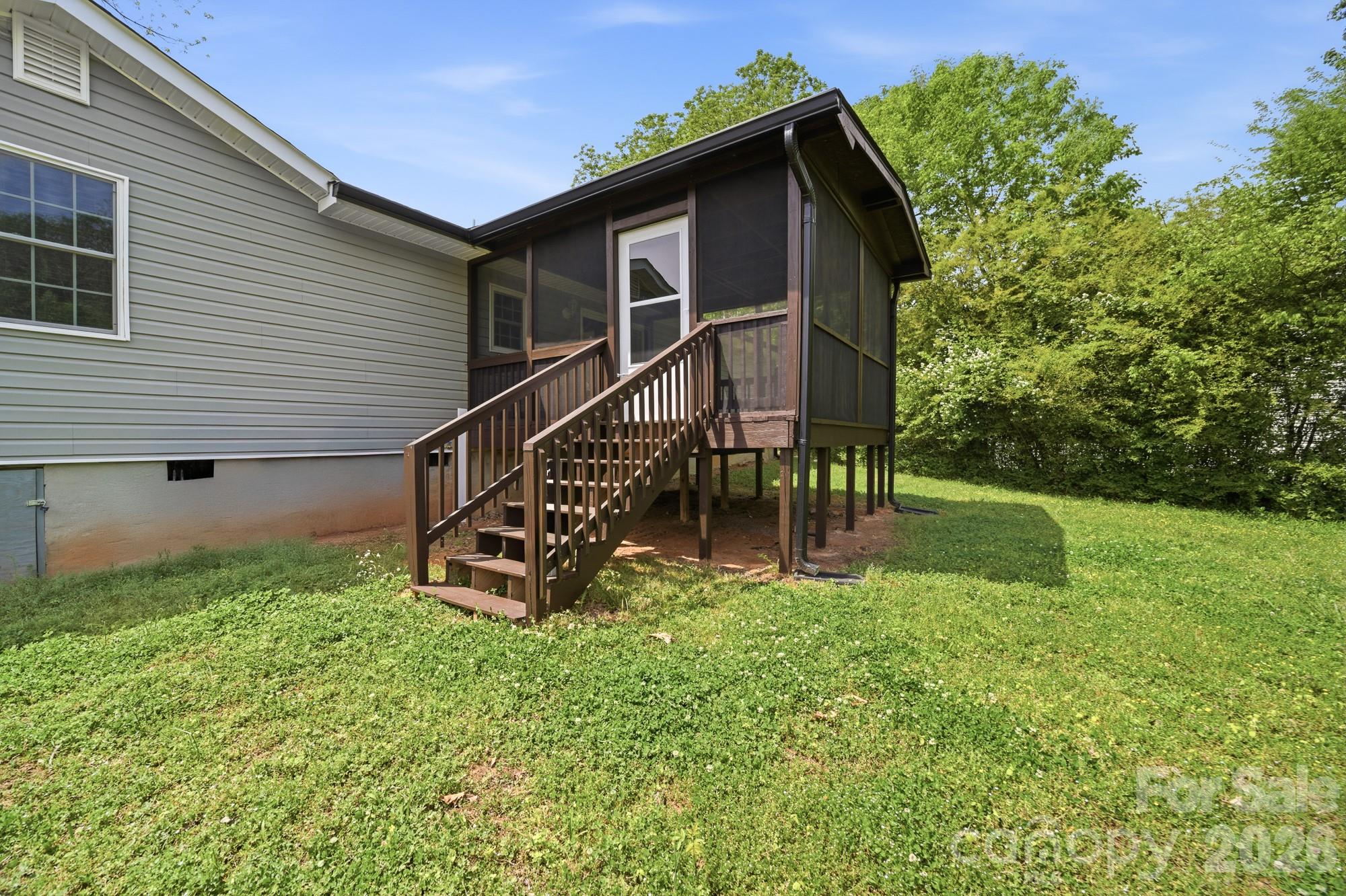 219 Breezewood Drive Charlotte NC 28262