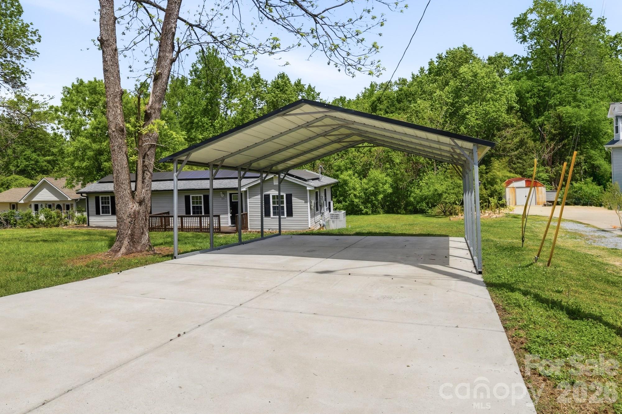 219 Breezewood Drive Charlotte NC 28262