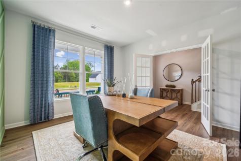 4137 Vista Pine Drive Charlotte NC 28215