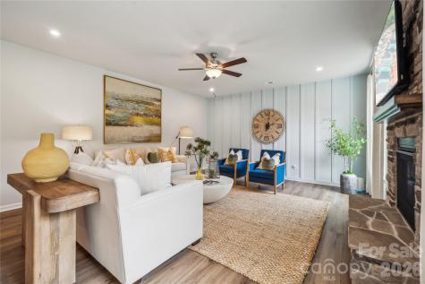 4137 Vista Pine Drive Charlotte NC 28215