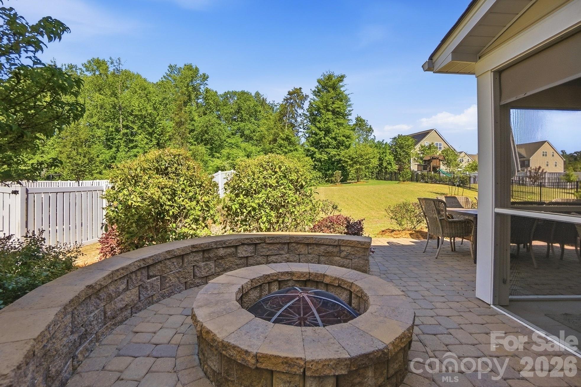 1989 Topaz Plaza Davidson NC 28036