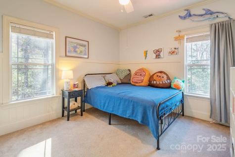 11 Gaston Mountain Road Asheville NC 28806