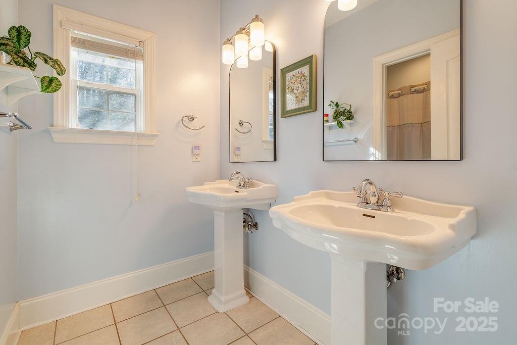 11 Gaston Mountain Road Asheville NC 28806