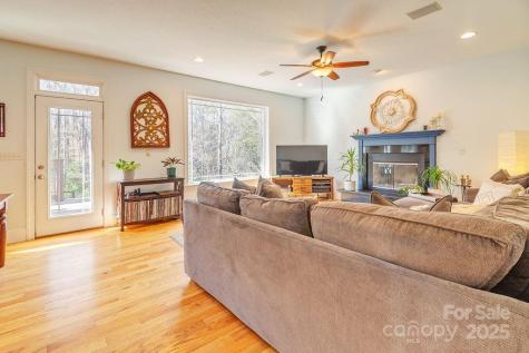 11 Gaston Mountain Road Asheville NC 28806