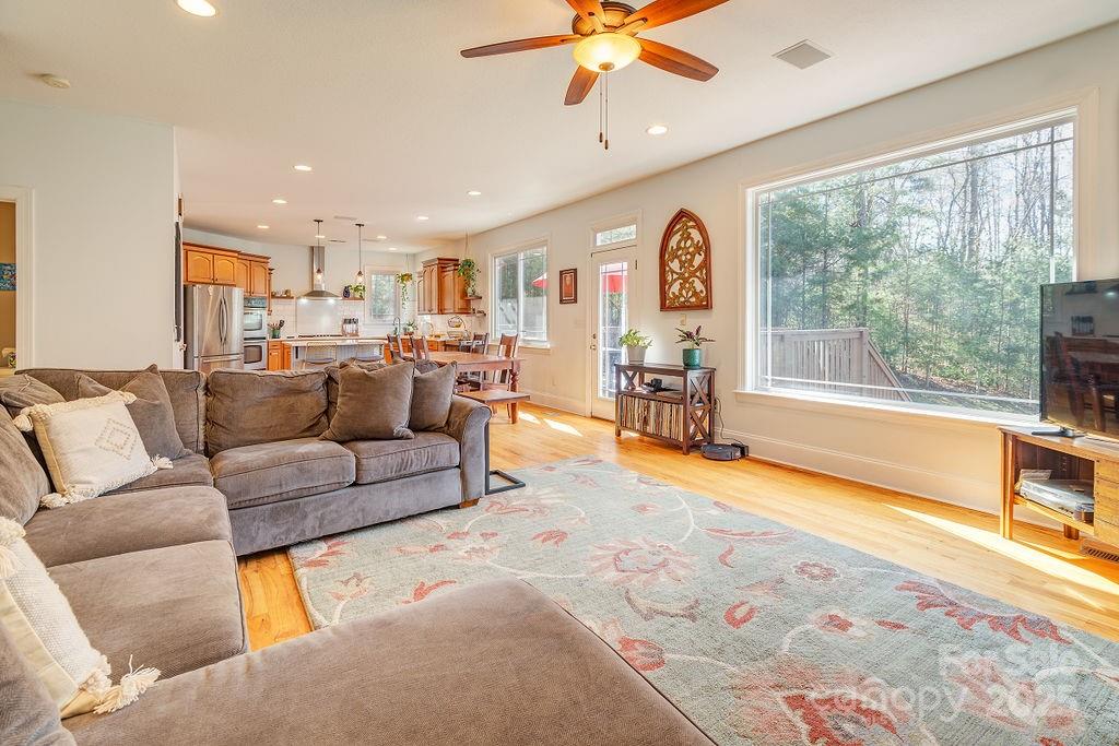 11 Gaston Mountain Road Asheville NC 28806