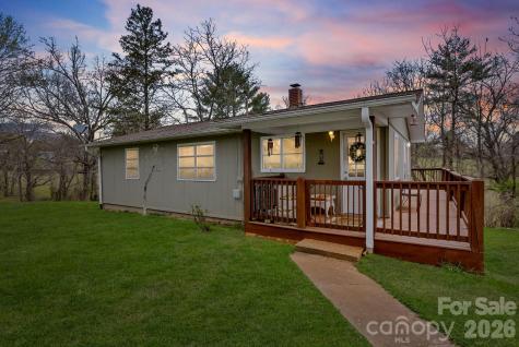 103 Bidwell Street Franklin NC 28734