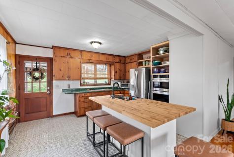 103 Bidwell Street Franklin NC 28734