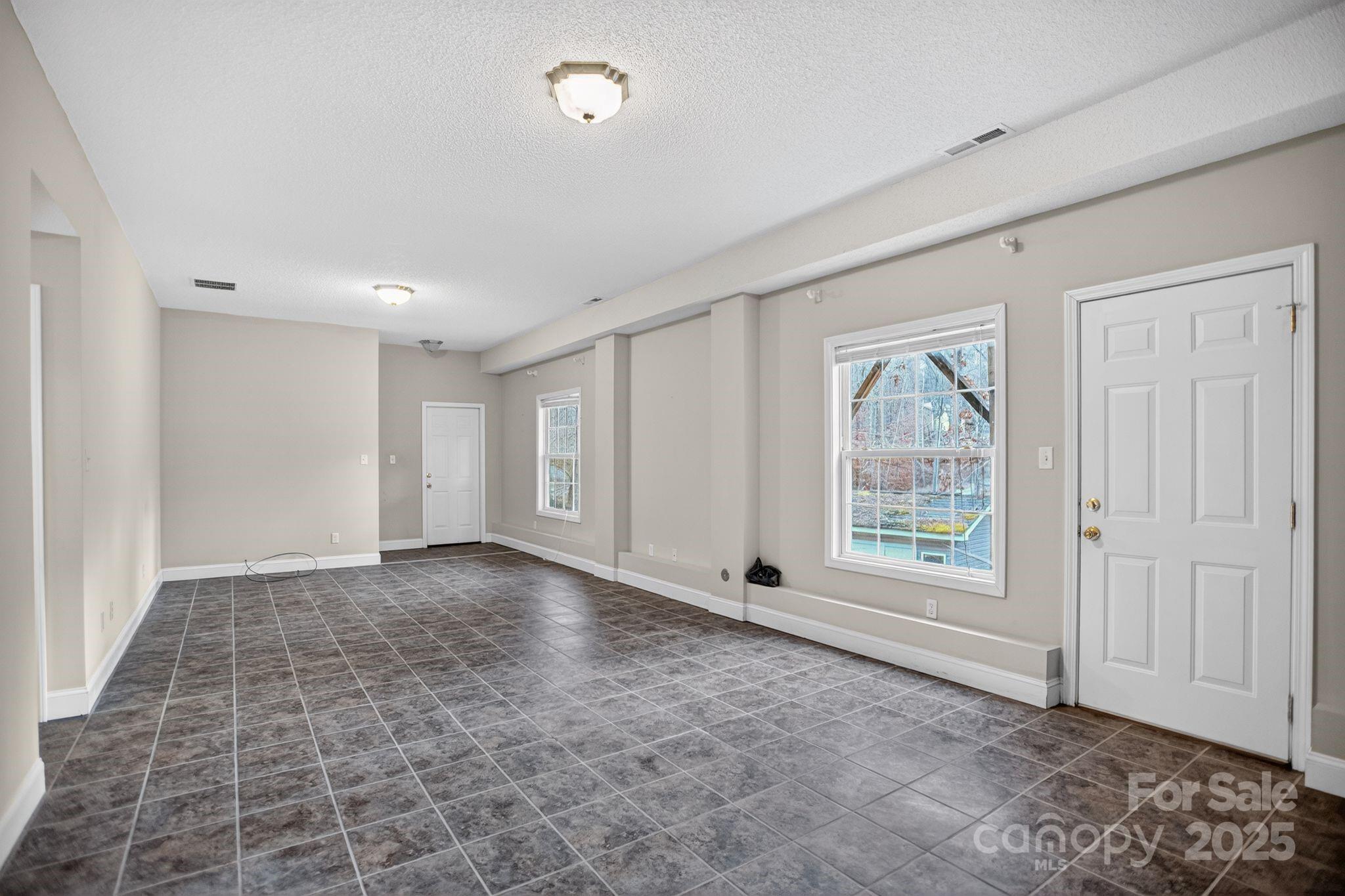 2 Strawberry Lane Weaverville NC 28787