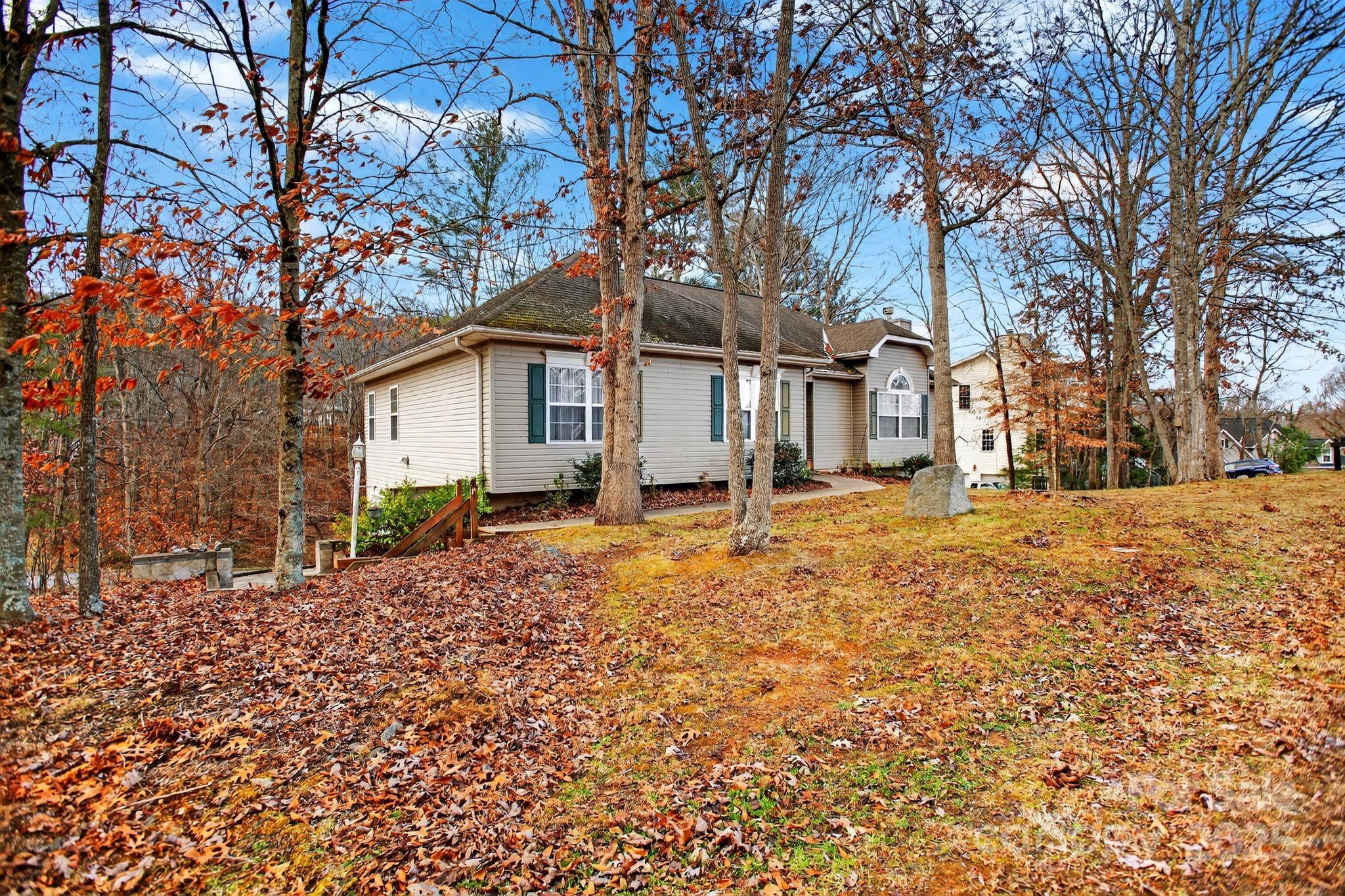 2 Strawberry Lane Weaverville NC 28787