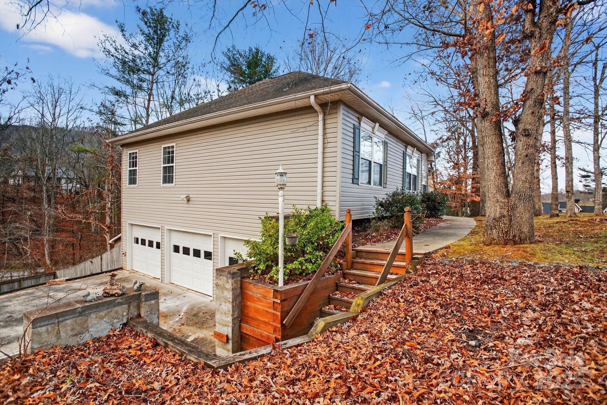 2 Strawberry Lane Weaverville NC 28787