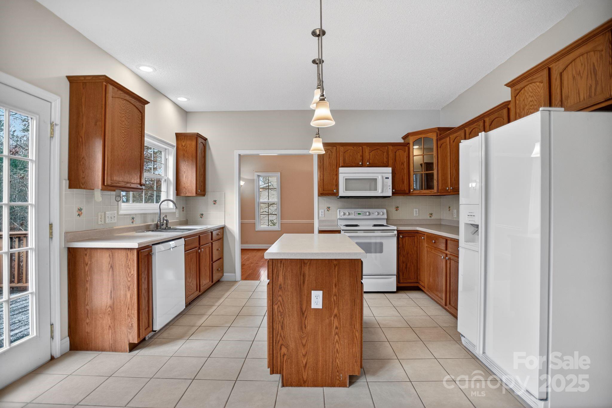 2 Strawberry Lane Weaverville NC 28787