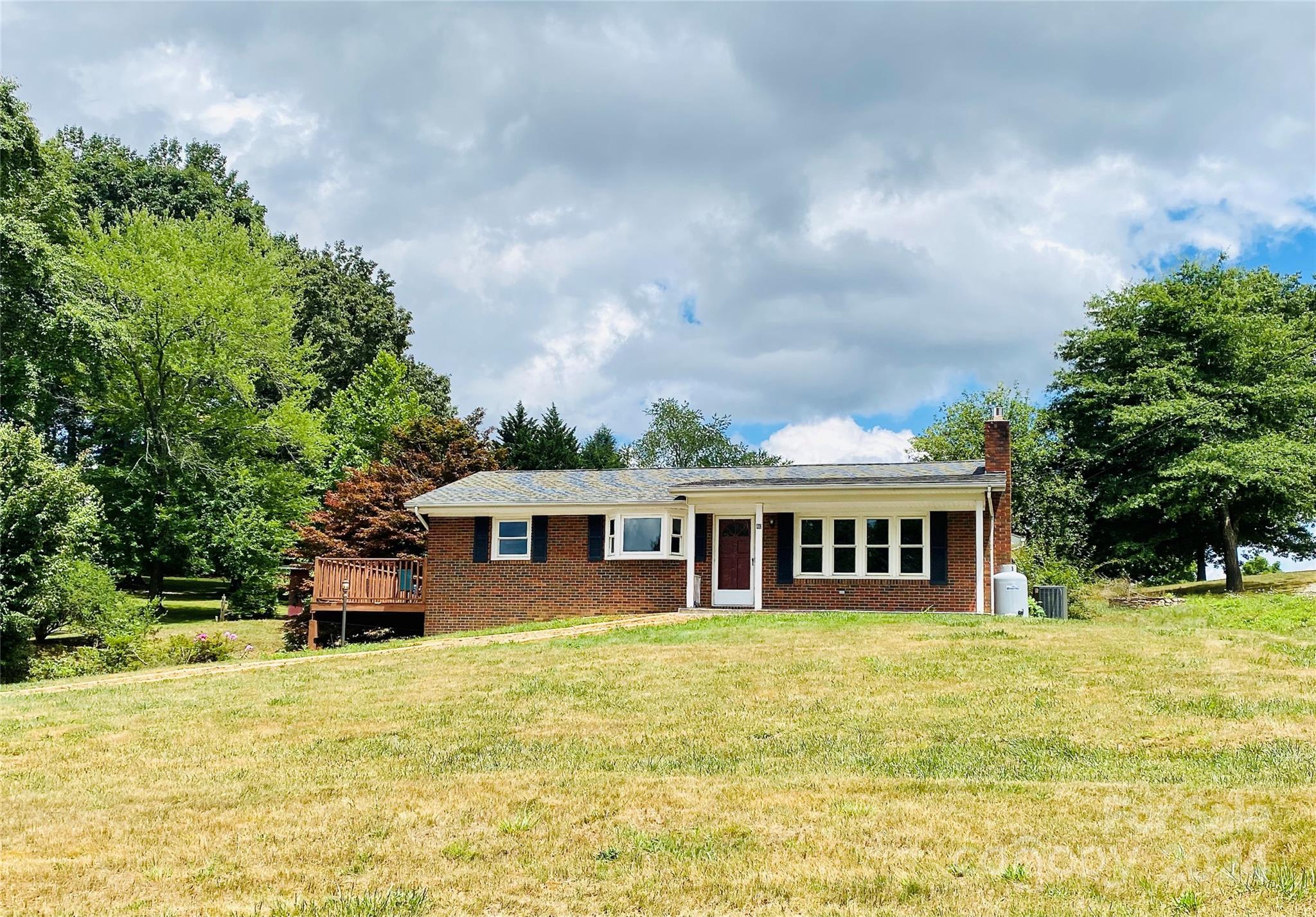 40 Pete Luther Road Candler NC 28715