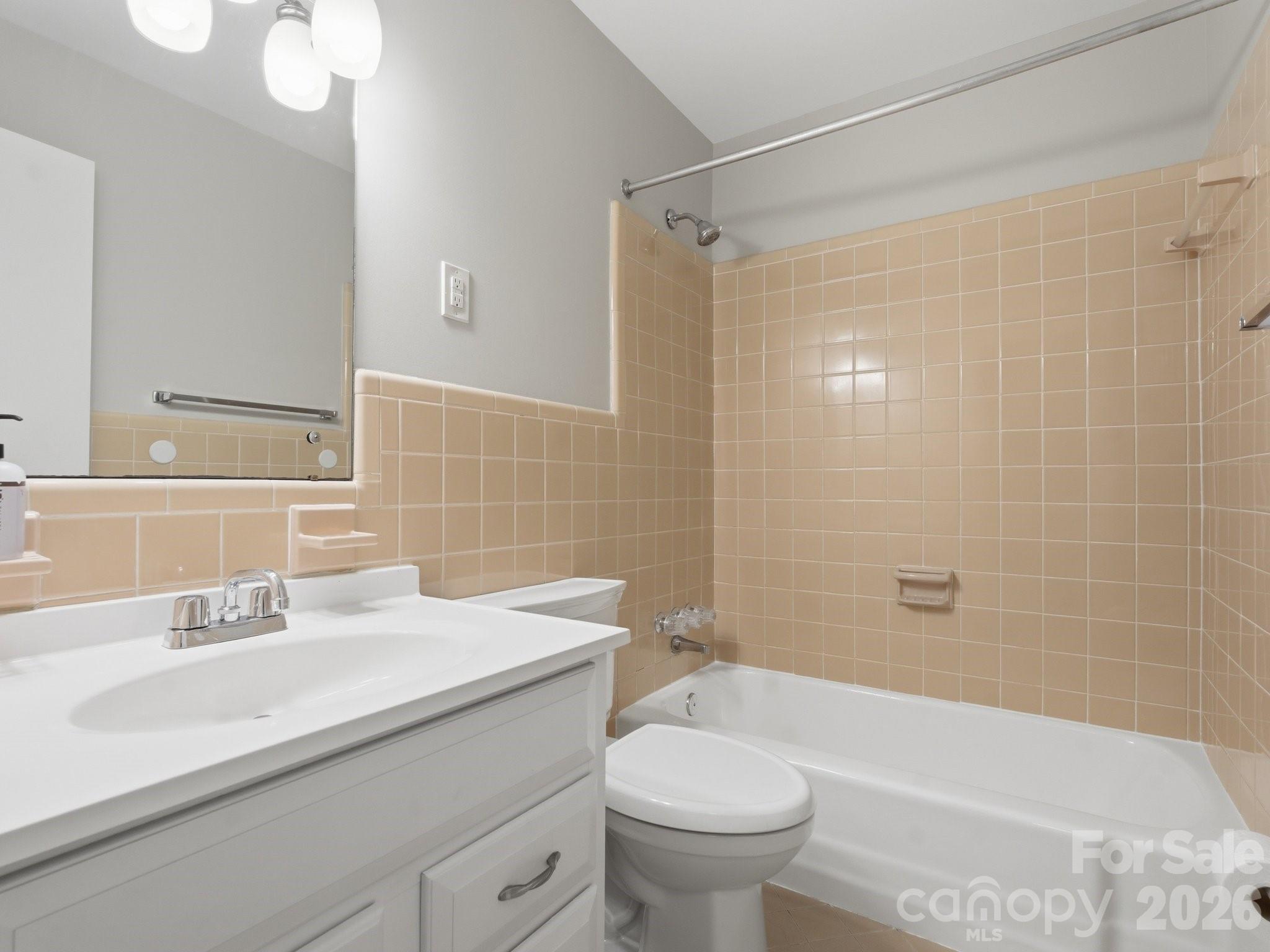 7401 Woodstream Drive Charlotte NC 28210