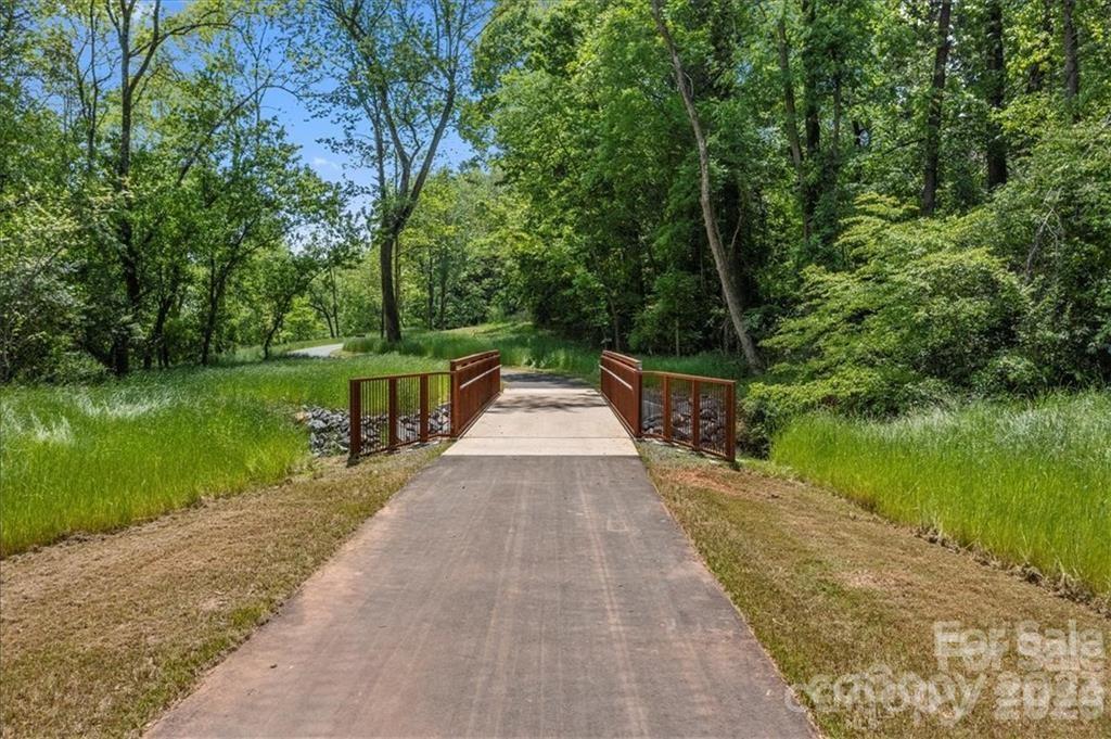 7401 Woodstream Drive Charlotte NC 28210