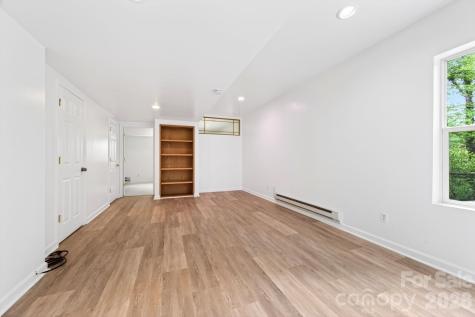 9 Nantahala Street Asheville NC 28801