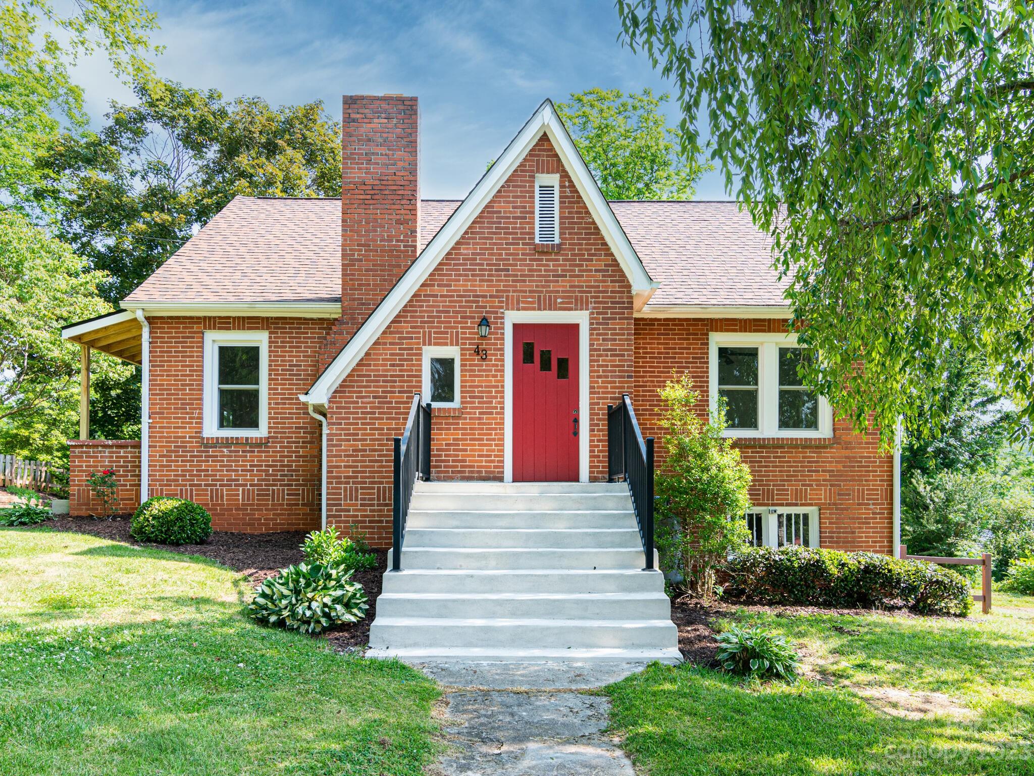 11 Highland Street Canton NC 28716