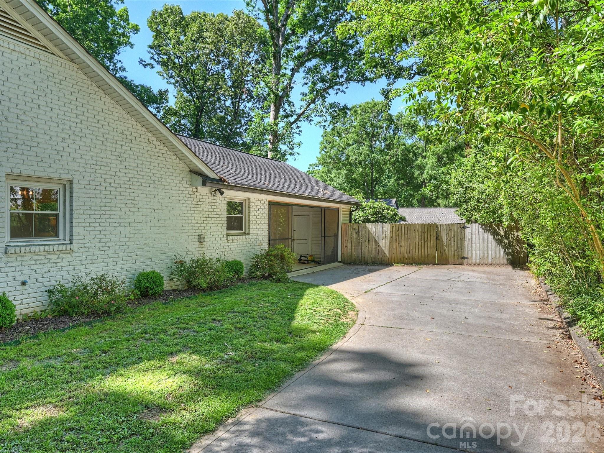 6610 Burlwood Road Charlotte NC 28211