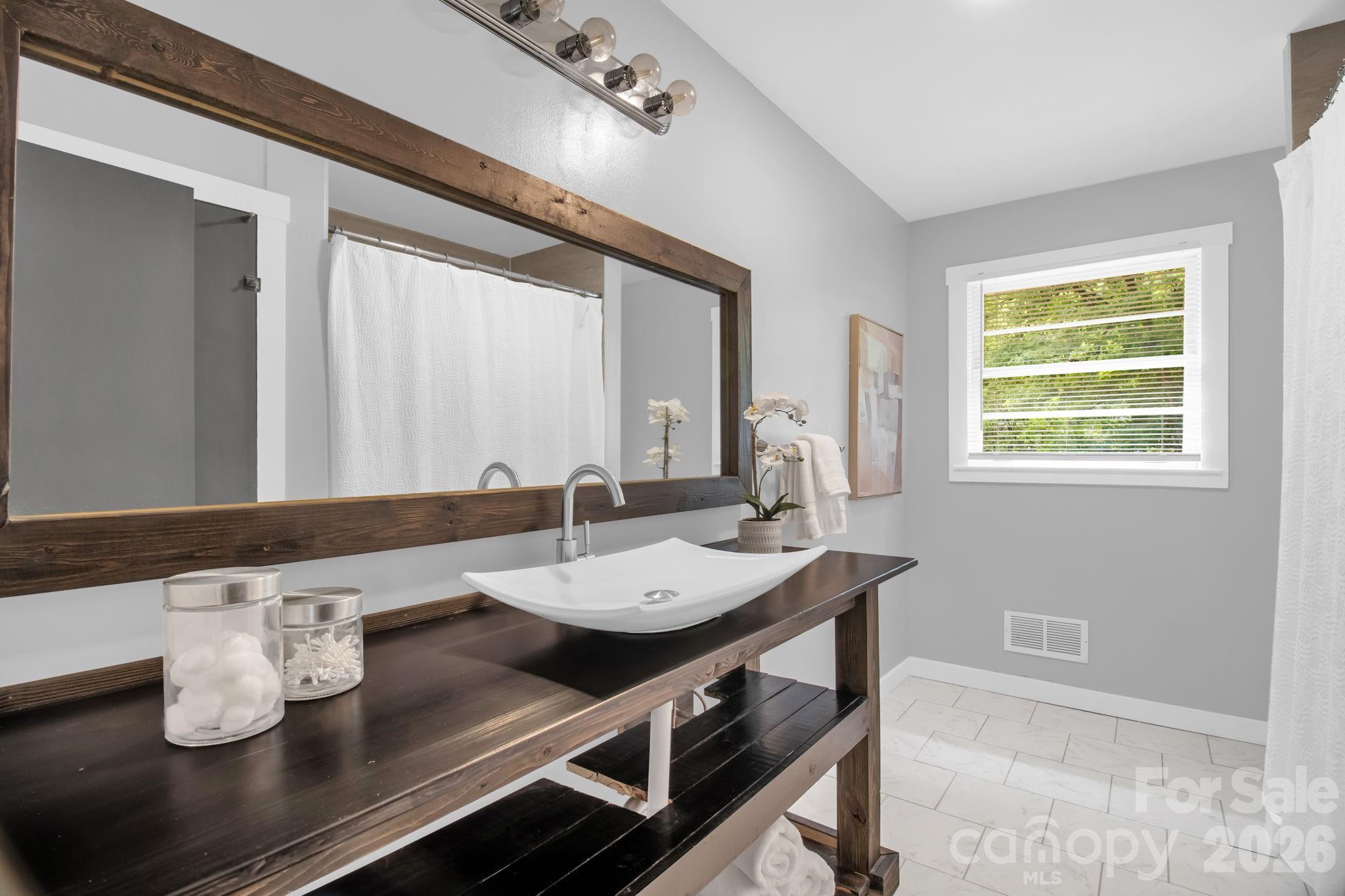 1623 Lumarka Drive Charlotte NC 28212