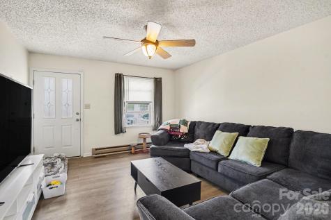 1004 Oakwood Avenue Kannapolis NC 28081