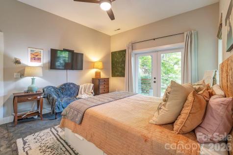 42 Salola Street Asheville NC 28806