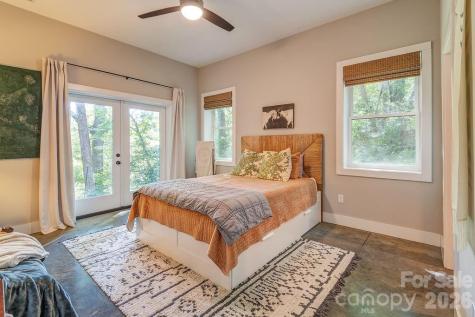 42 Salola Street Asheville NC 28806