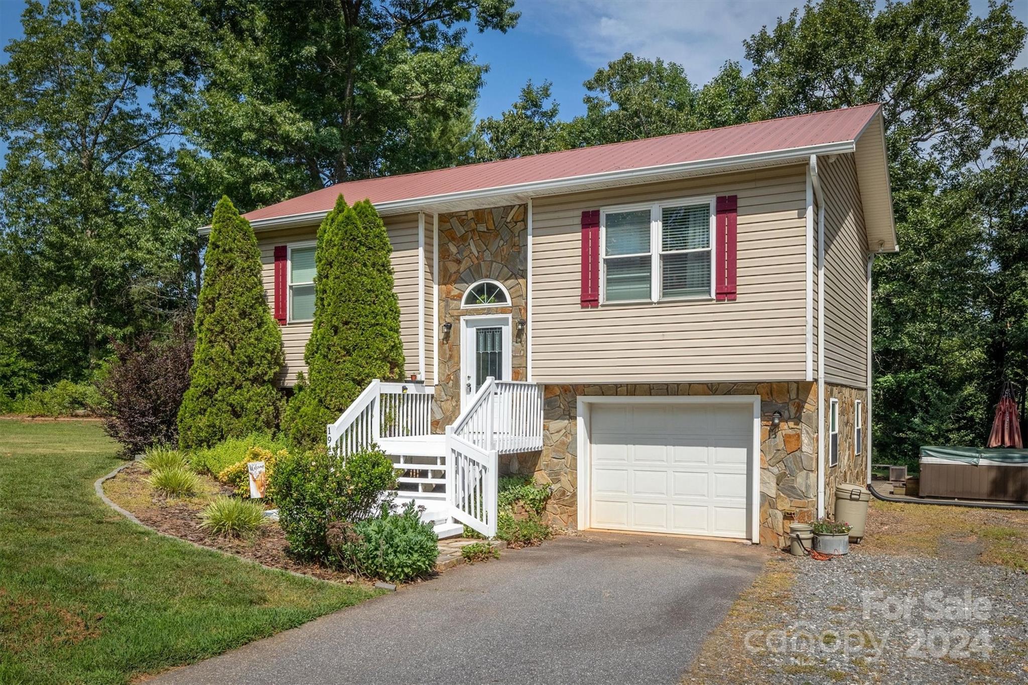 1945 Amber Oaks Drive Morganton NC 28655