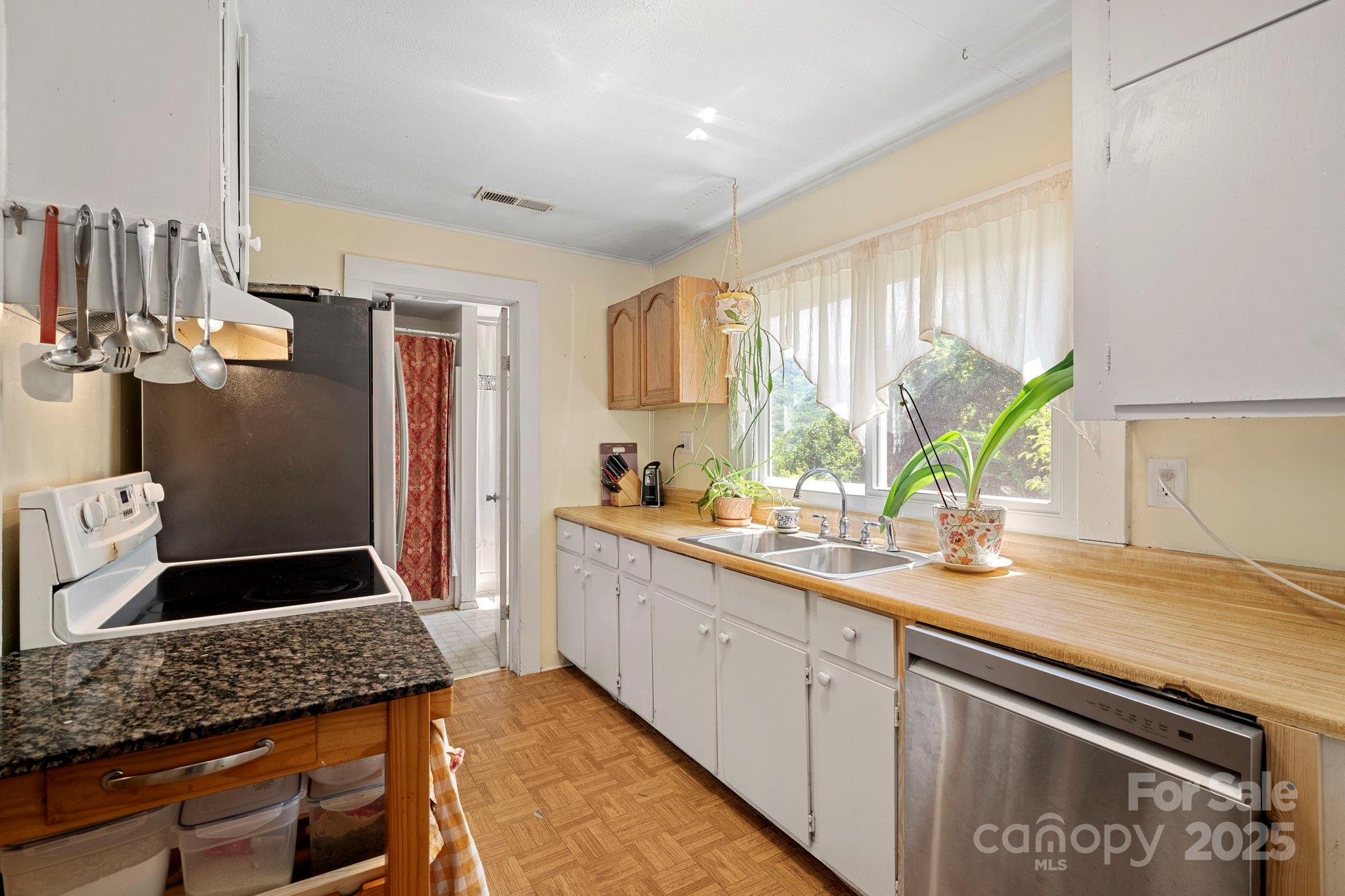 1540 Pisgah Highway Candler NC 28715