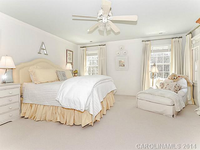 2823 Plantation Road Charlotte NC 28270