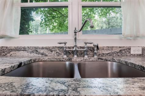 22 Moore Circle Black Mountain NC 28711