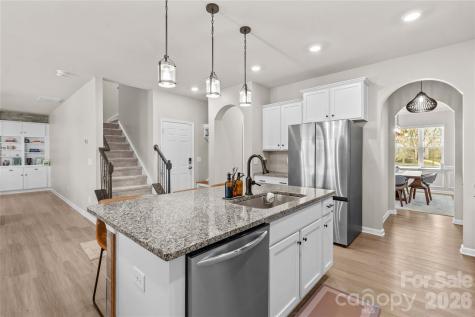 115 Outrigger Landing Troutman NC 28166
