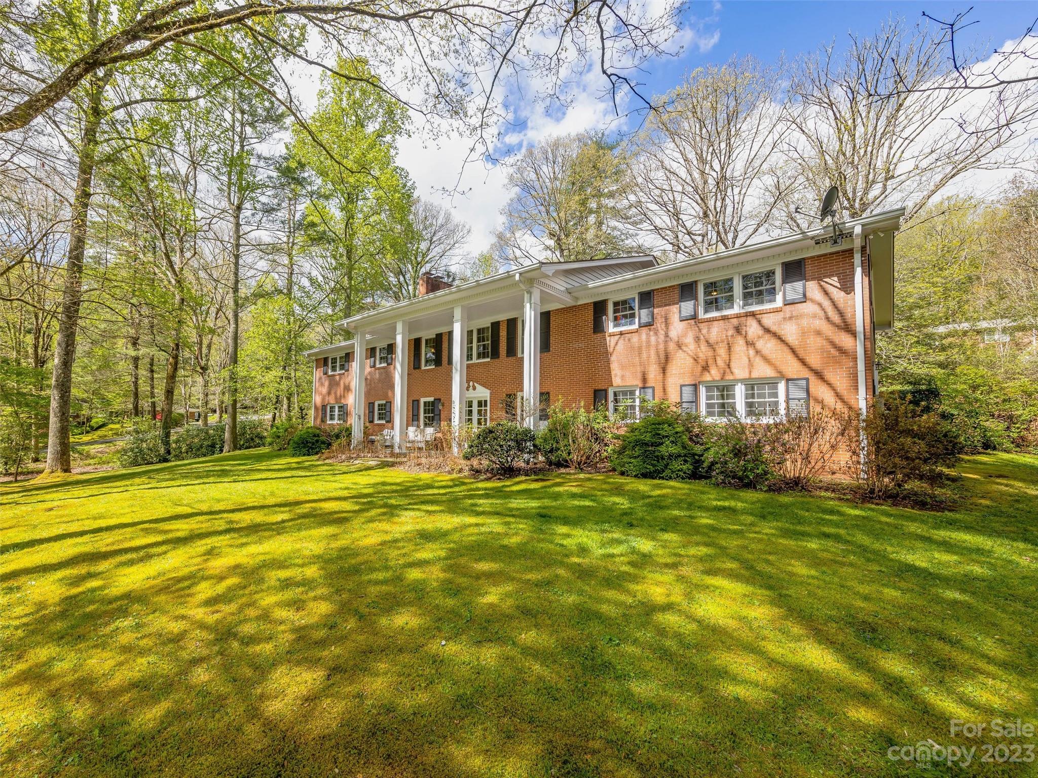 15 Ravenswood Road Flat Rock NC 28731