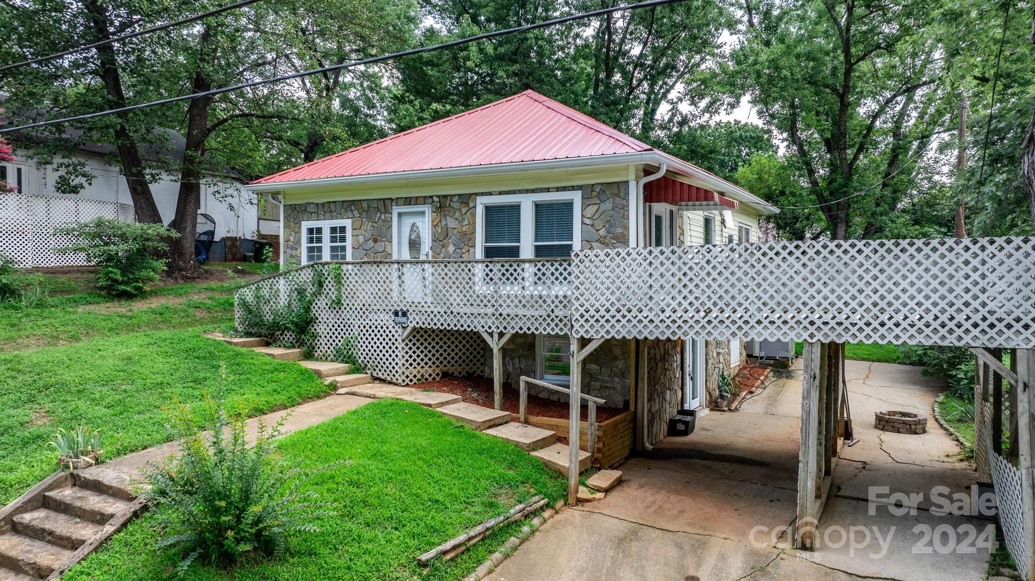 93 13th Street SE Hickory NC 28602