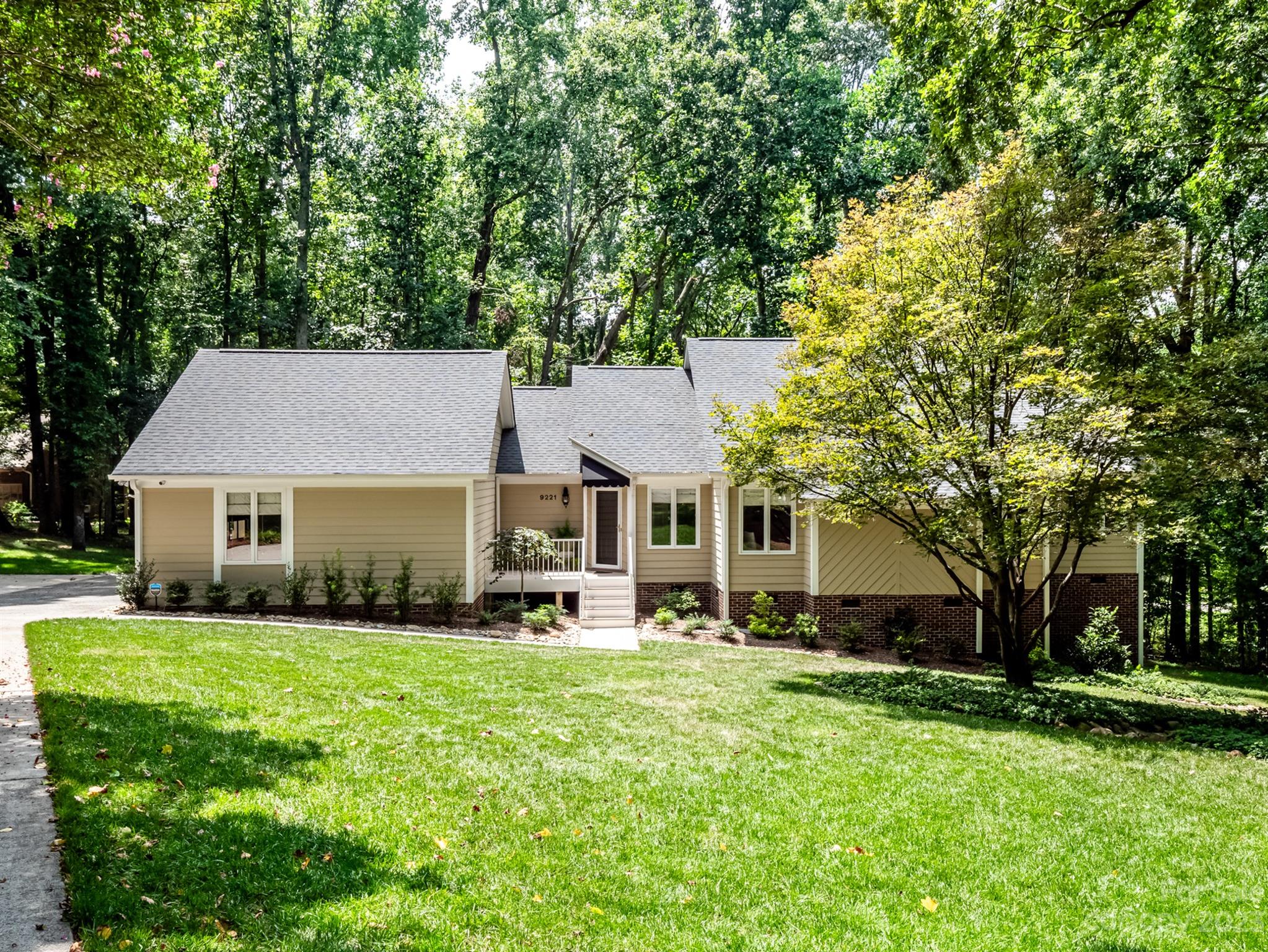 9221 Four Farms Road Charlotte NC 28215
