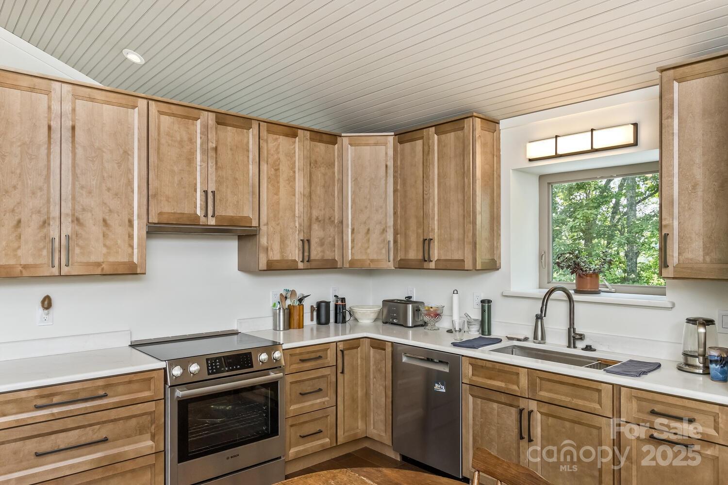 126 And 111 Visionview Way Black Mountain NC 28711