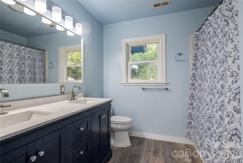 162 Merrills Chase Road Asheville NC 28803