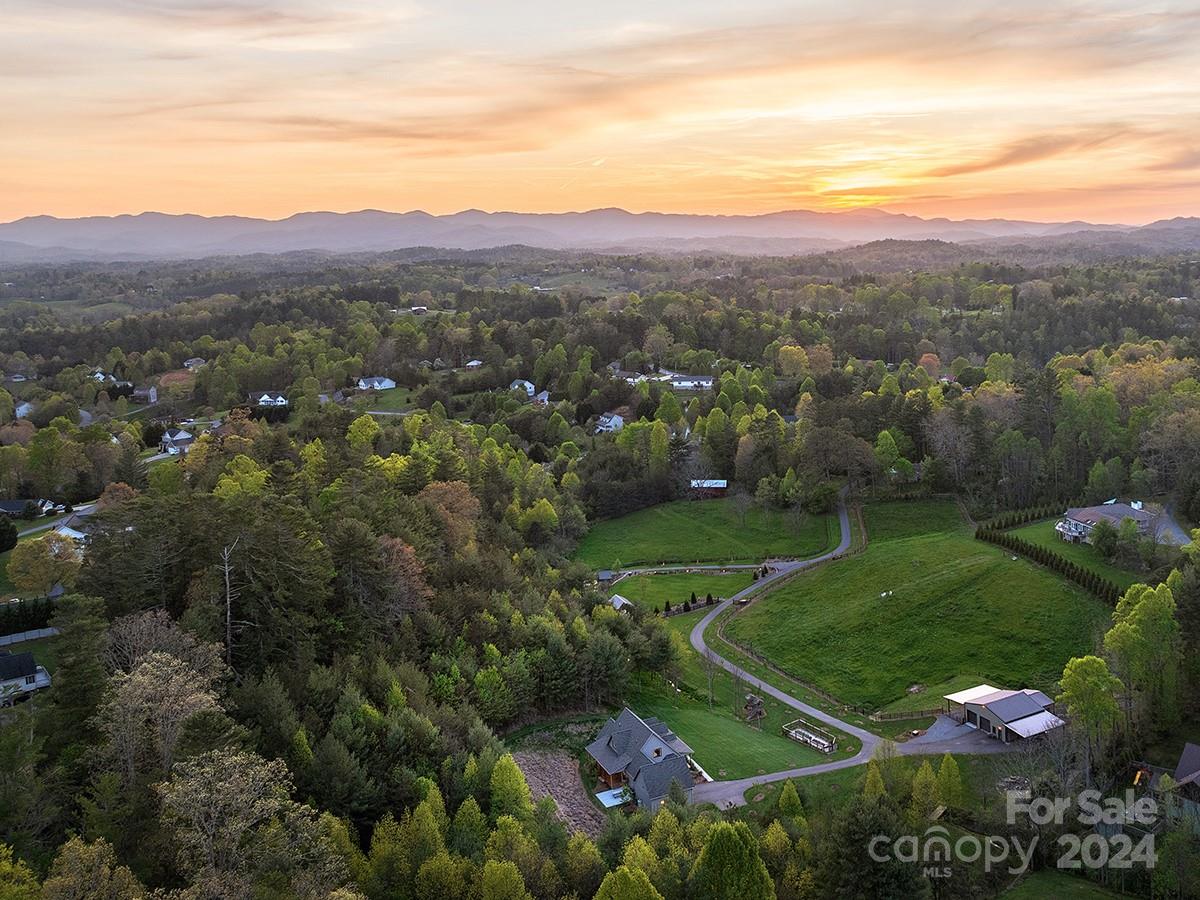 20 Dara Lane Weaverville NC 28787