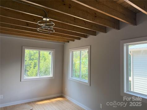 1 Freeport Lane Asheville NC 28806