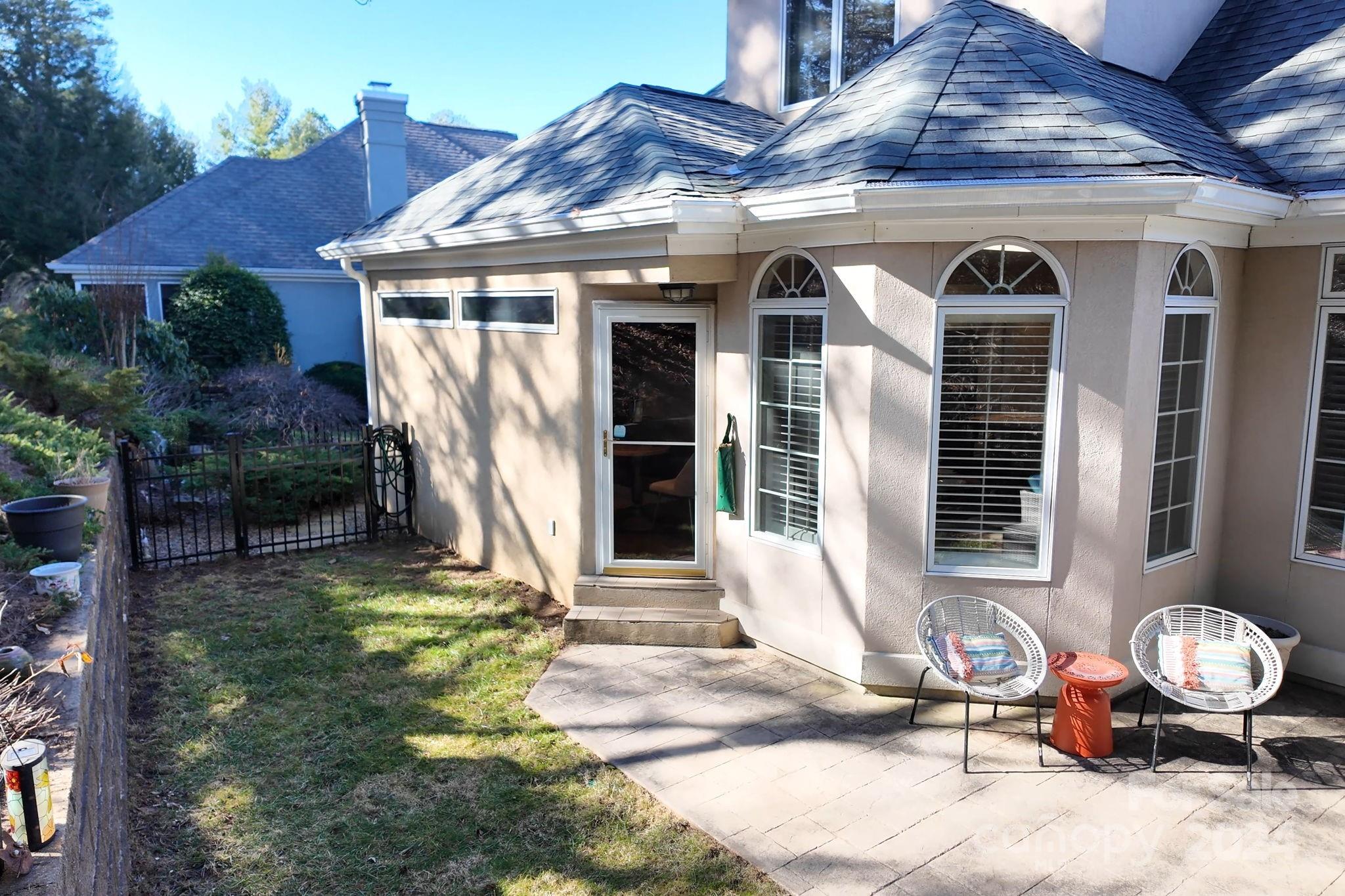 38 Tiverton Lane Asheville NC 28803